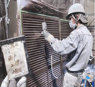 雨戸　上塗り2回目